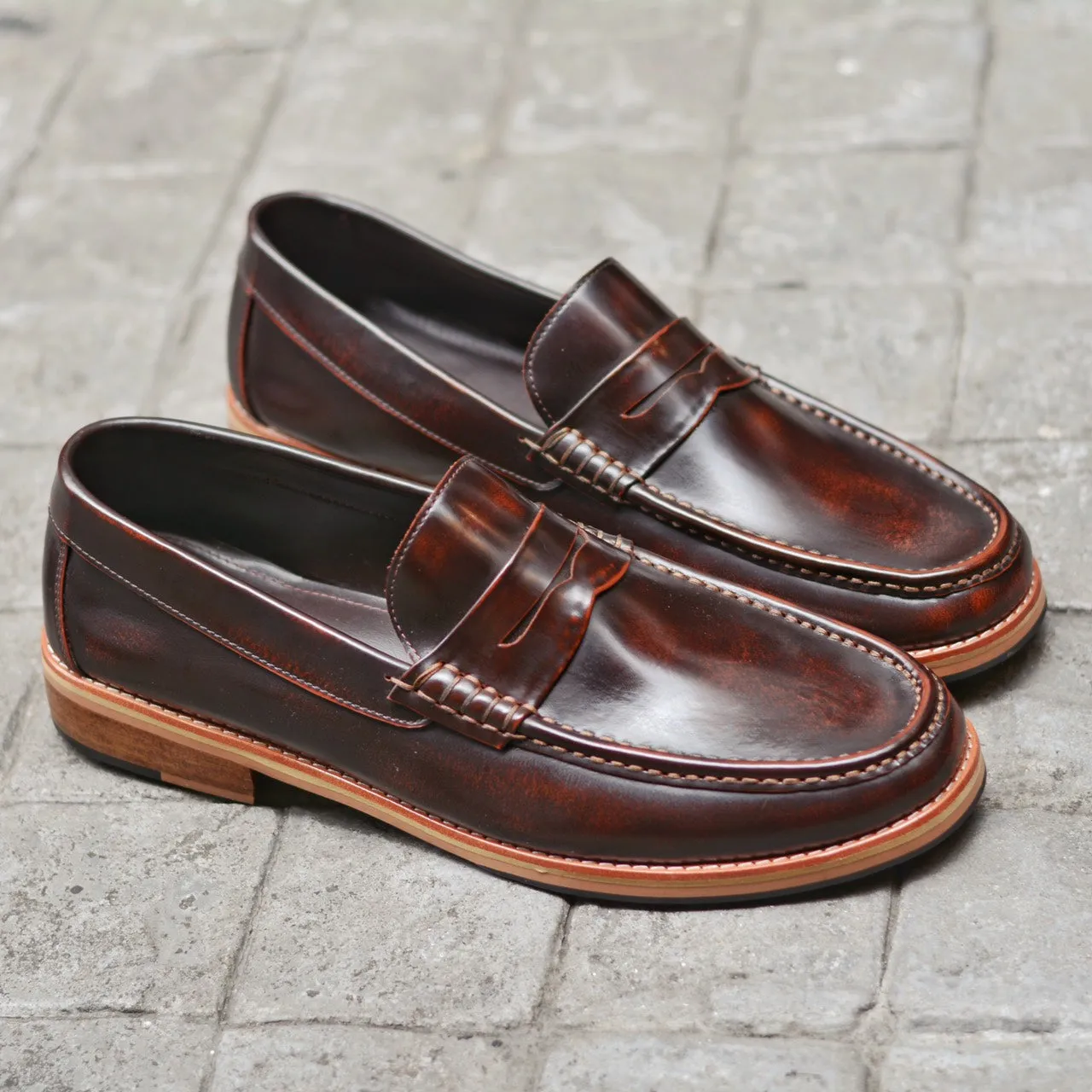 703-2 Wide Front Penny Loafer Burgundy - Wooden Base