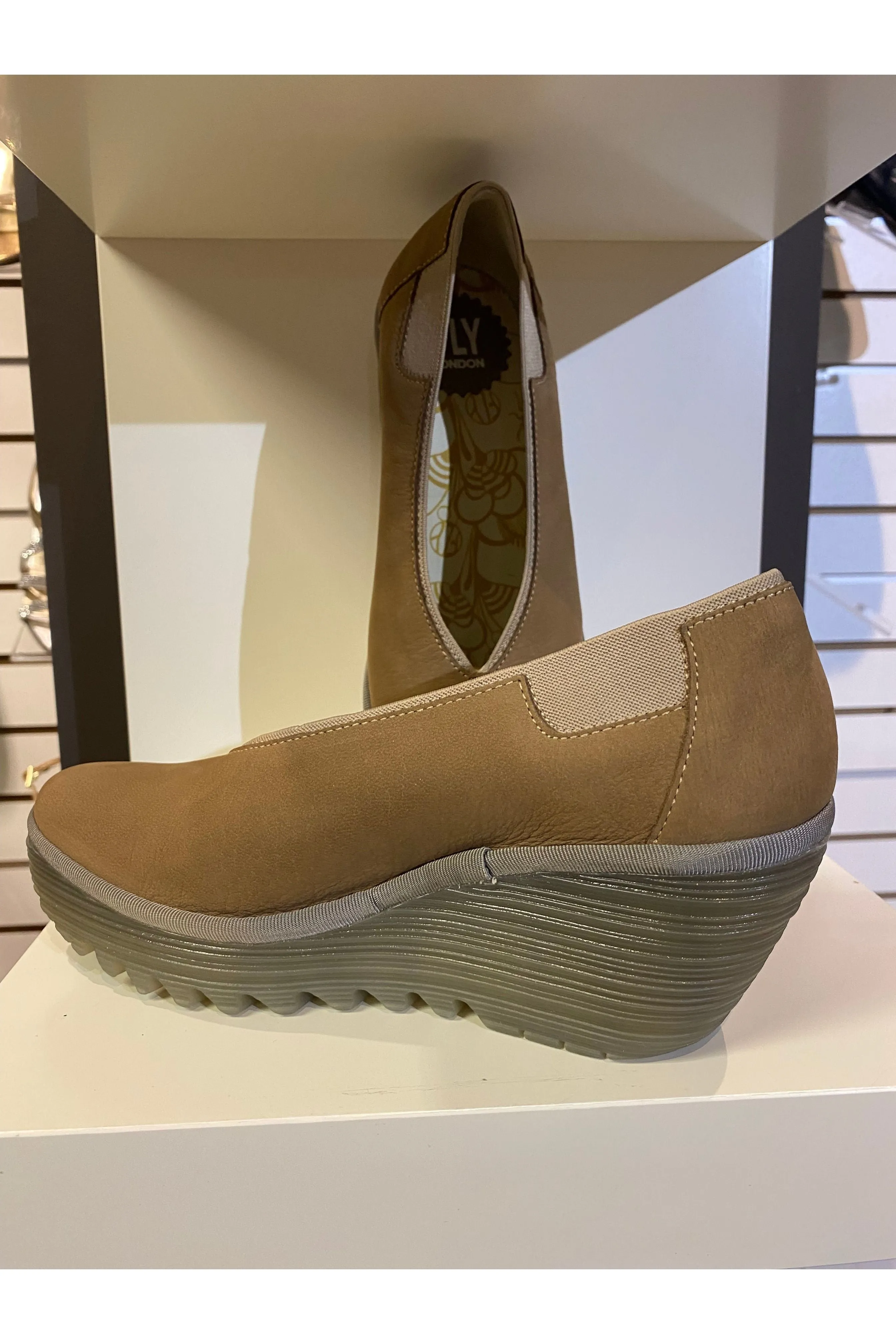 Fly Slip-On Wedge - Style YOZA438